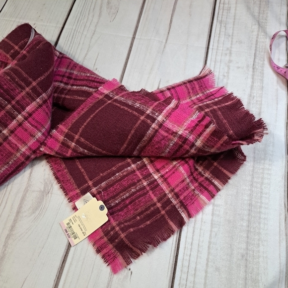 St John's Bay Wine Pink Plaid Scarf - Picture 6 of 6